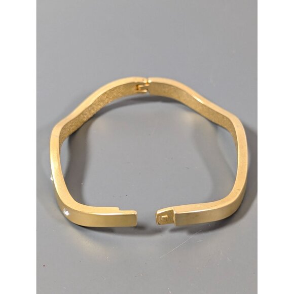 Gold Tone Matte Wavy Rhinestone Tennis Bracelet 6.5" - Picture 6 of 7